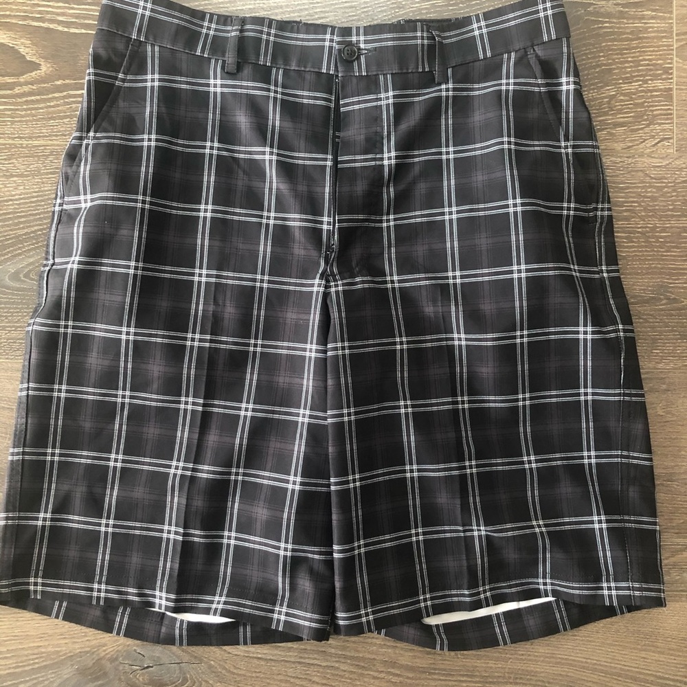 Plaid Golf Shorts - Kirkland Signature - 32